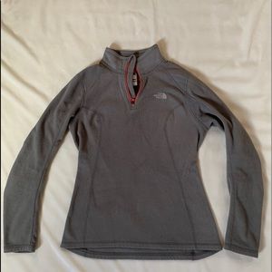 ⭐️ grey Northface fleece!!